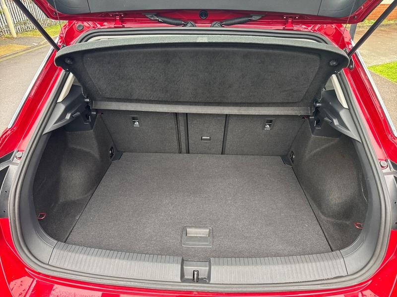 Used Volkswagen T-Roc 2023 for sale - 77763601: Photo 24