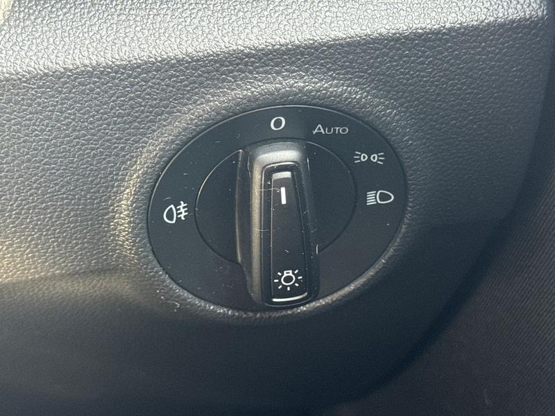 Used Volkswagen T-Roc 2023 for sale - 77763601: Photo 29