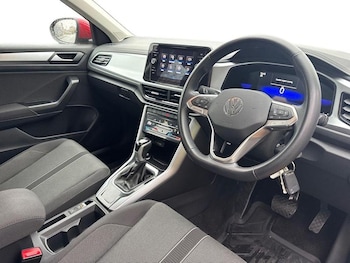 Used Volkswagen T-Roc 2023 for sale - 77763601: Photo