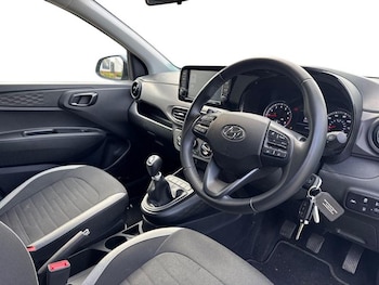 Used Hyundai i10 2023 for sale - 77789259: Photo