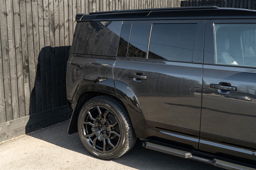 Used Land Rover Defender 110 2025 for sale - 78212150: Photo 19