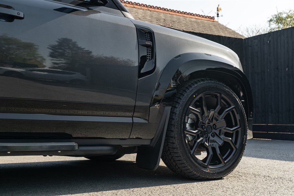 Used Land Rover Defender 110 2025 for sale - 78212150: Photo 20