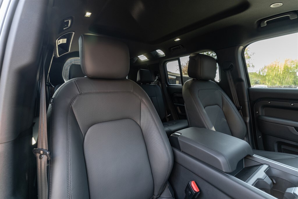 Used Land Rover Defender 110 2025 for sale - 78212150: Photo 36