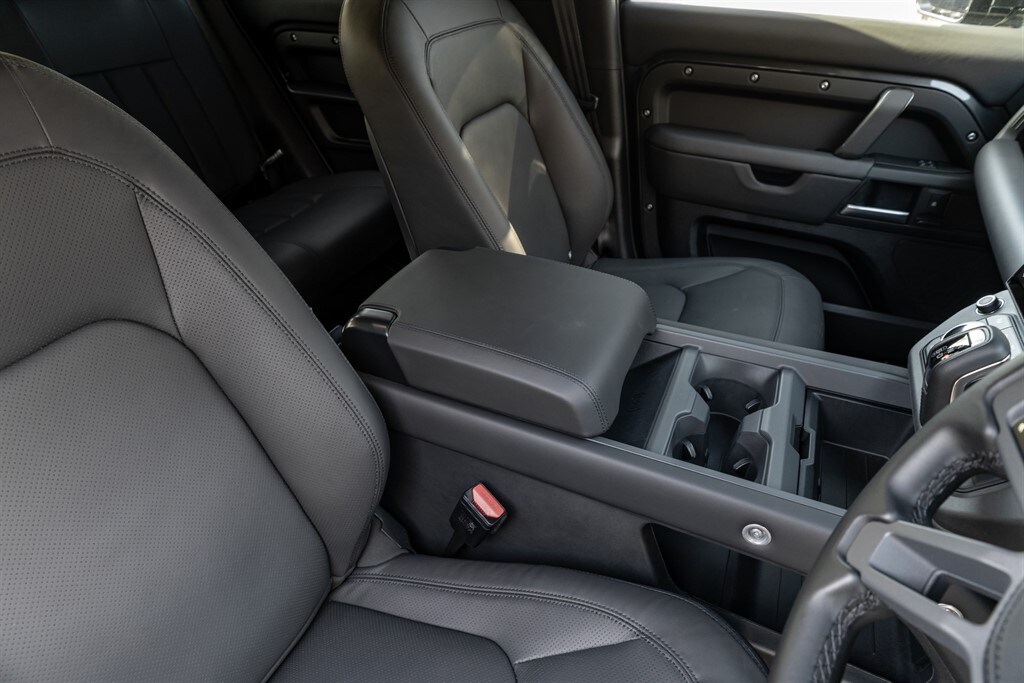 Used Land Rover Defender 110 2025 for sale - 78212150: Photo 41