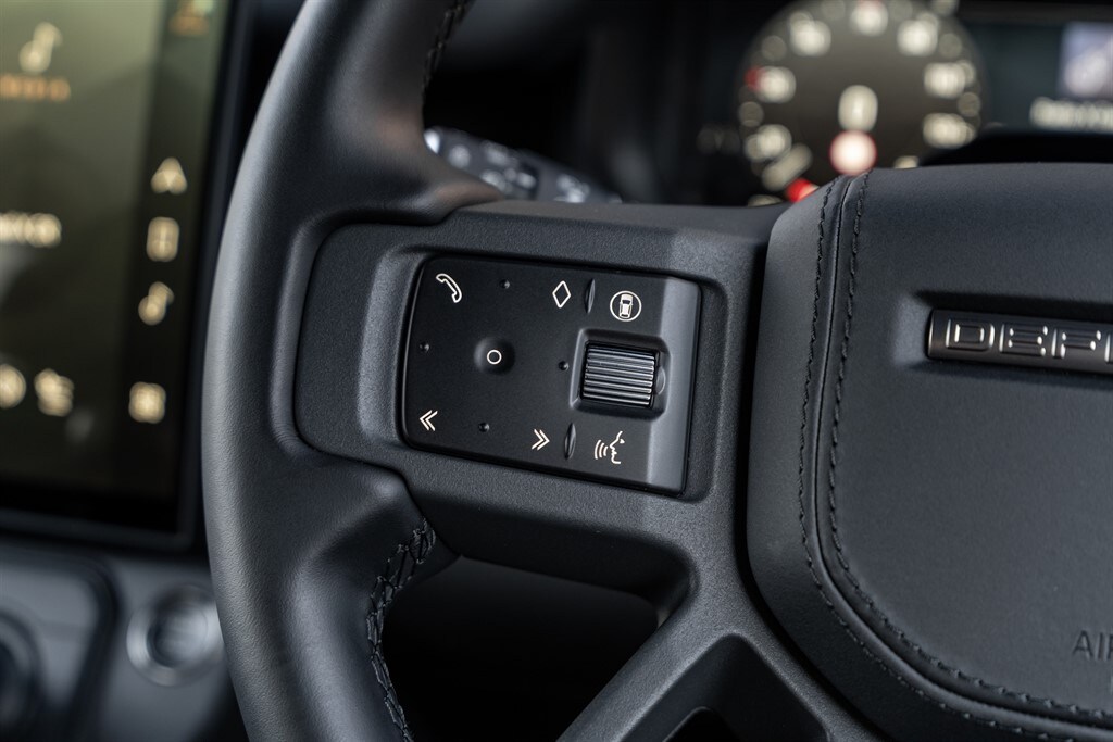 Used Land Rover Defender 110 2025 for sale - 78212150: Photo 43