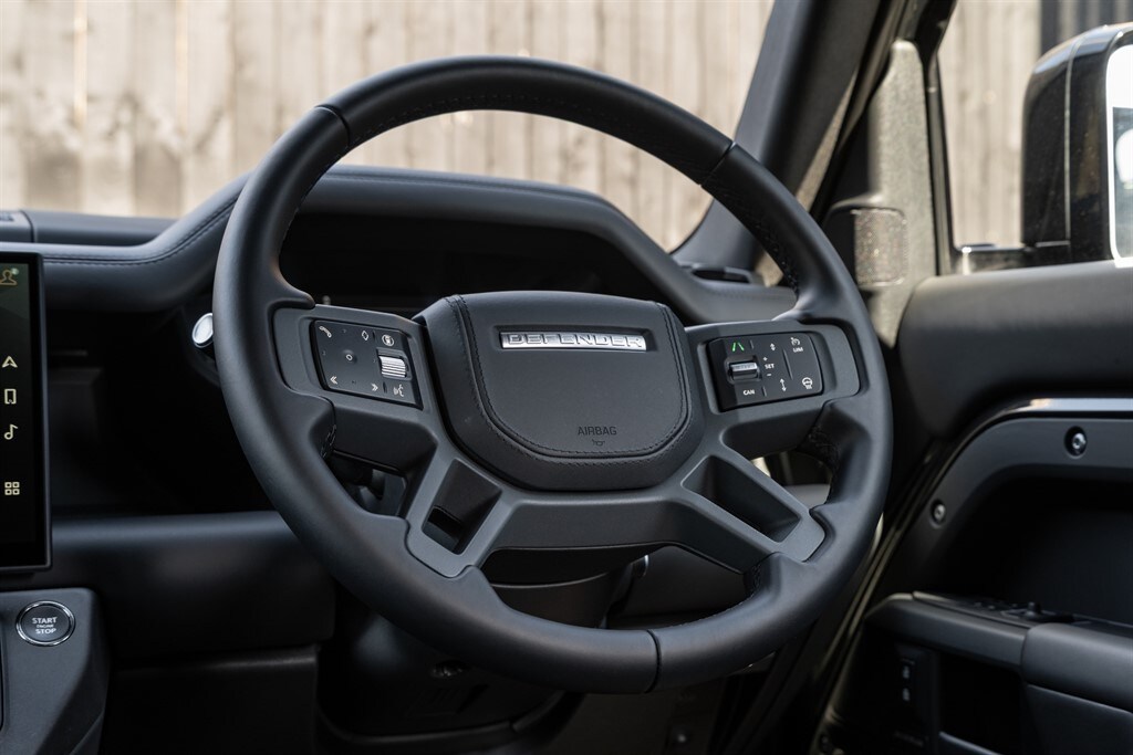 Used Land Rover Defender 110 2025 for sale - 78212150: Photo 47