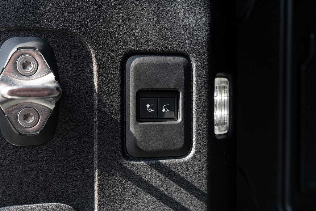 Used Land Rover Defender 110 2025 for sale - 78212150: Photo 65