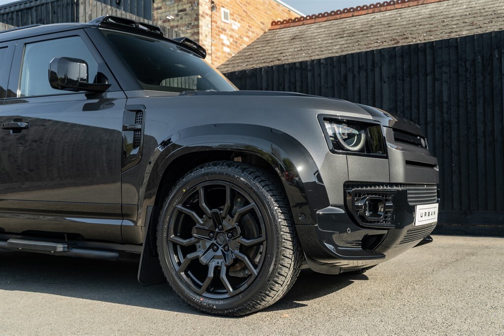 Used Land Rover Defender 110 2025 for sale - 78212150: Photo 9