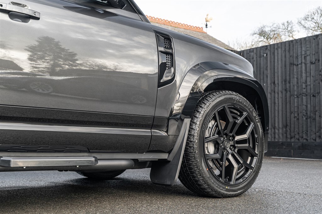 Used Land Rover Defender 110 2026 for sale - 77910075: Photo 17