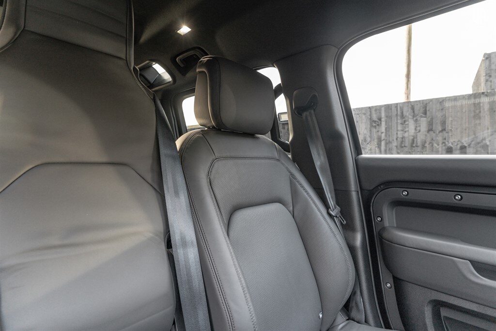 Used Land Rover Defender 110 2026 for sale - 77910075: Photo 38