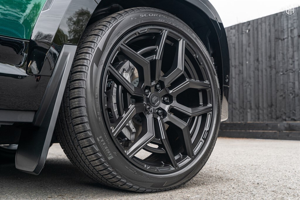 Used Land Rover Defender 110 2026 for sale - 78117031: Photo 18