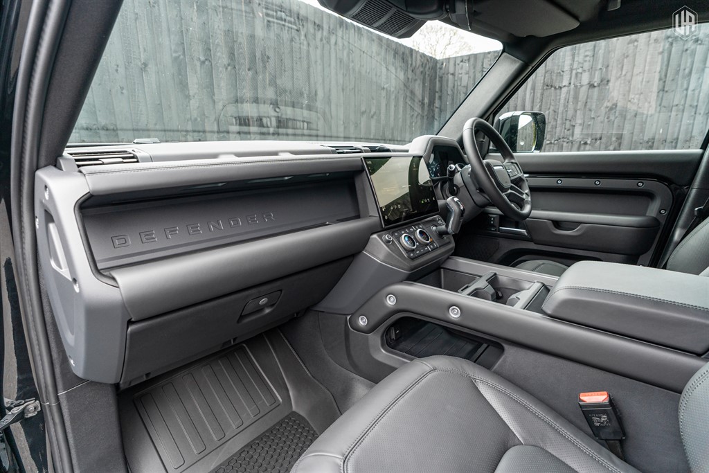 Used Land Rover Defender 110 2026 for sale - 78117031: Photo 35