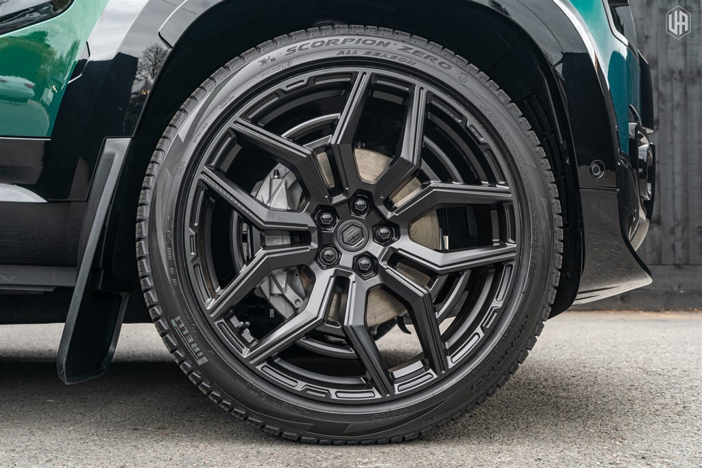 Used Land Rover Defender 110 2026 for sale - 78117031: Photo 6