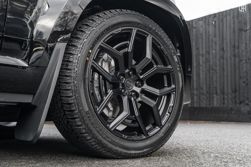 Used Land Rover Defender 110 2026 for sale - 77910082: Photo 18