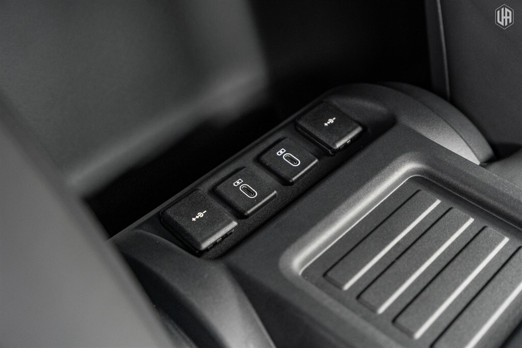 Used Land Rover Defender 110 2026 for sale - 77910082: Photo 41