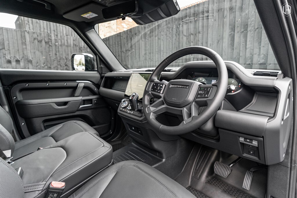 Used Land Rover Defender 110 2026 for sale - 77910082: Photo 8