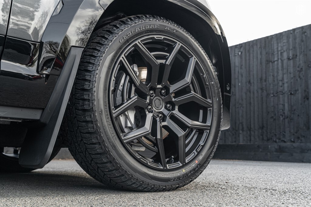 Used Land Rover Defender 110 2026 for sale - 77910103: Photo 18