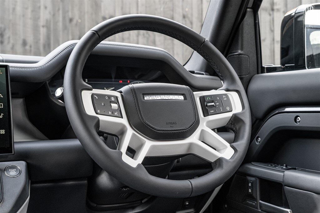 Used Land Rover Defender 110 2026 for sale - 77910103: Photo 43