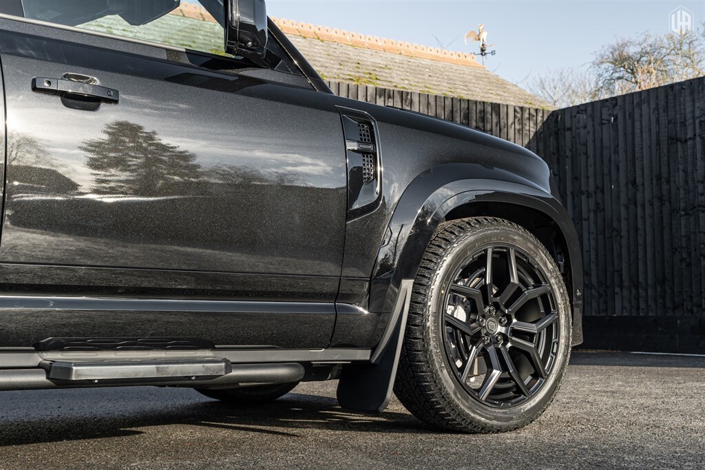 Used Land Rover Defender 110 2026 for sale - 77910104: Photo 17