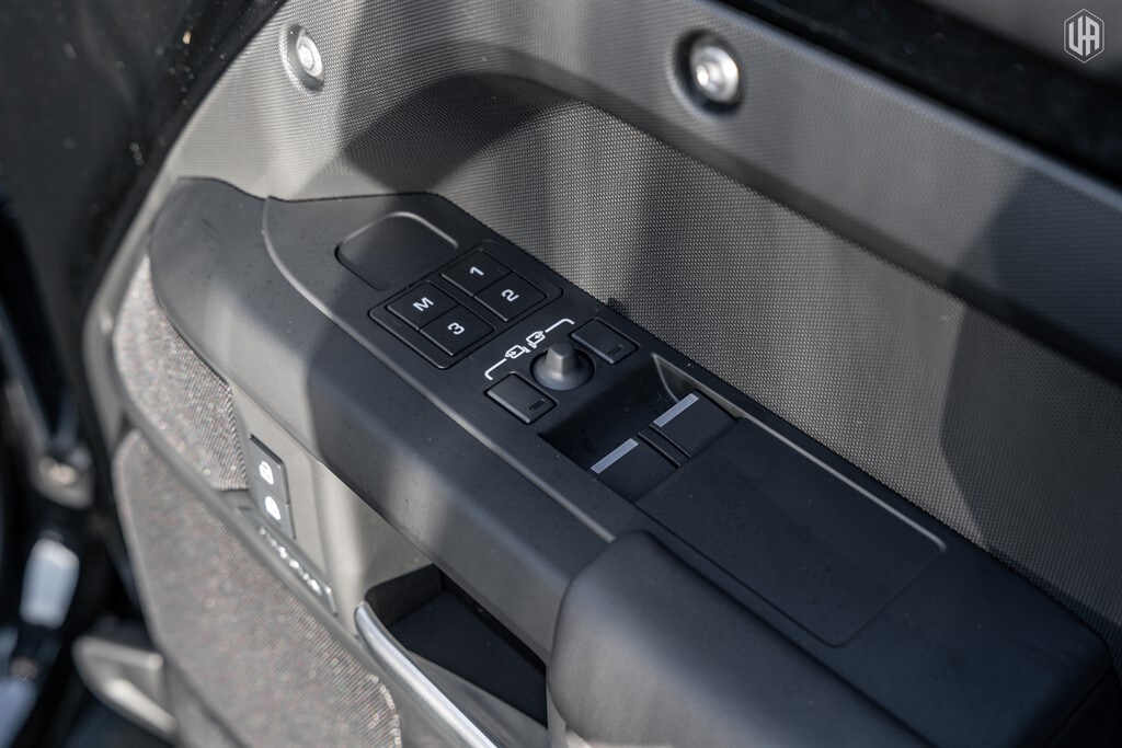 Used Land Rover Defender 110 2026 for sale - 77910104: Photo 32