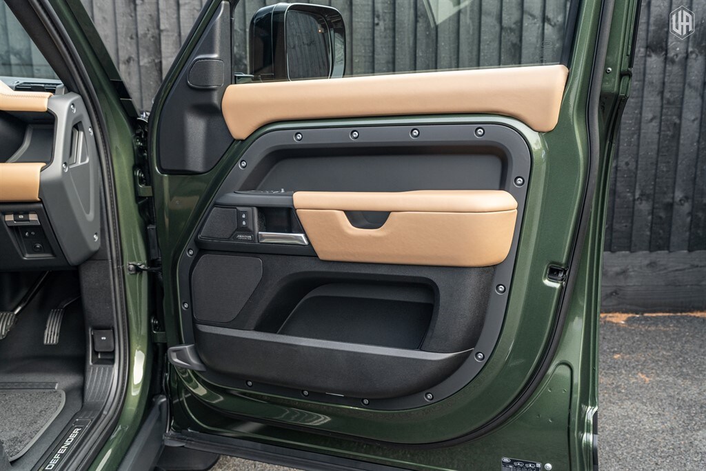 Used Land Rover Defender 110 2025 for sale - 77910083: Photo 32