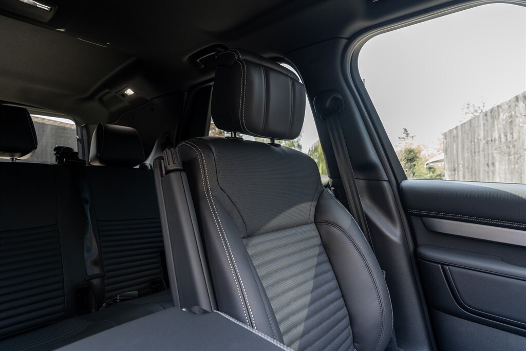 Used Land Rover Discovery 2025 for sale - 78212140: Photo 30