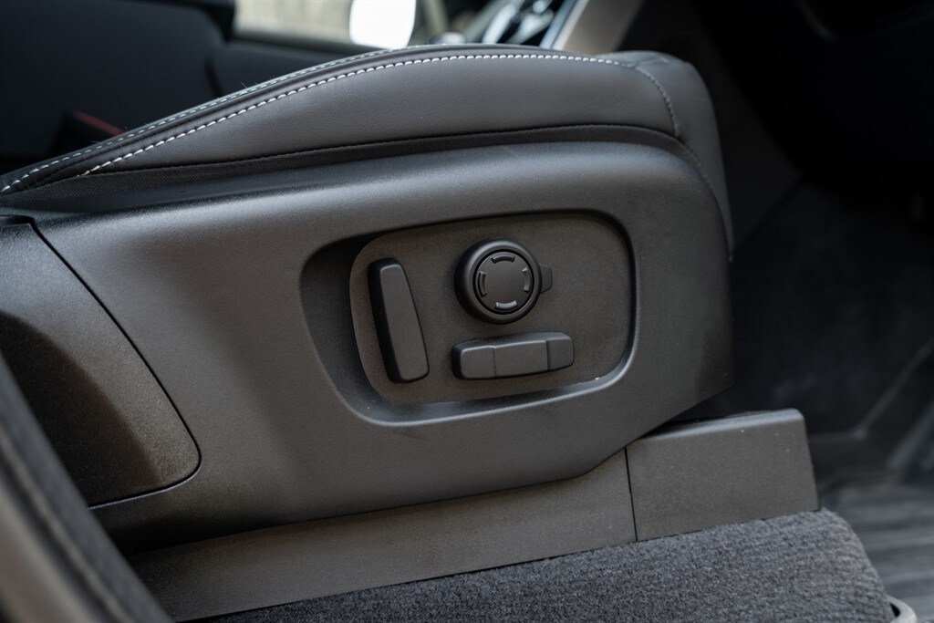 Used Land Rover Discovery 2025 for sale - 78212140: Photo 32