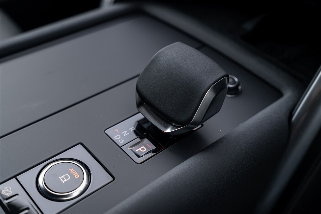 Used Land Rover Discovery 2025 for sale - 78212140: Photo 48