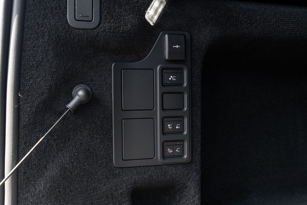 Used Land Rover Discovery 2025 for sale - 78212140: Photo 59