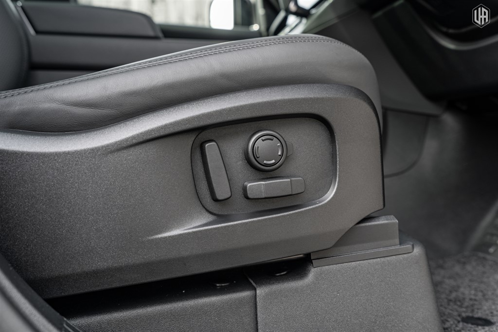 Used Land Rover Defender 110 2026 for sale - 77965519: Photo 40