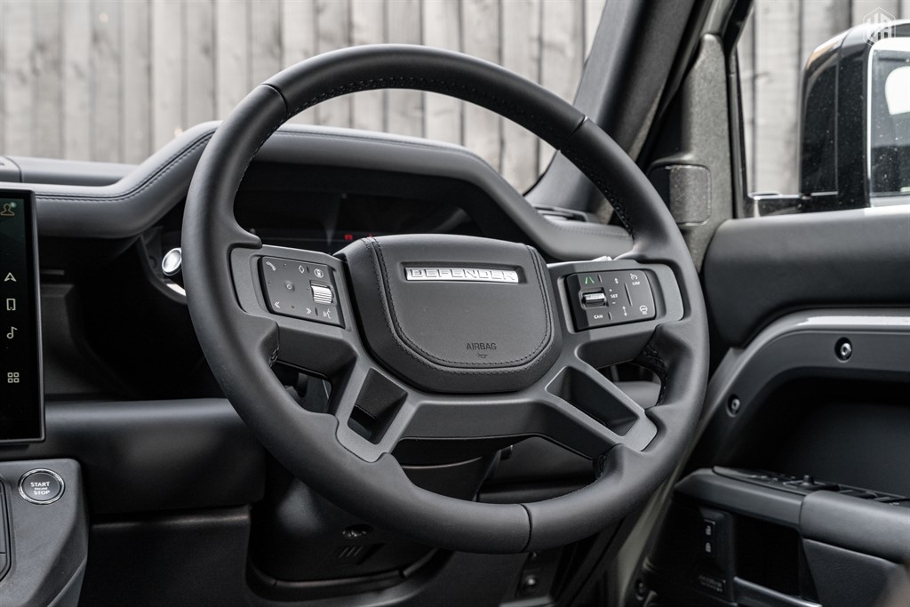 Used Land Rover Defender 110 2026 for sale - 77965519: Photo 43