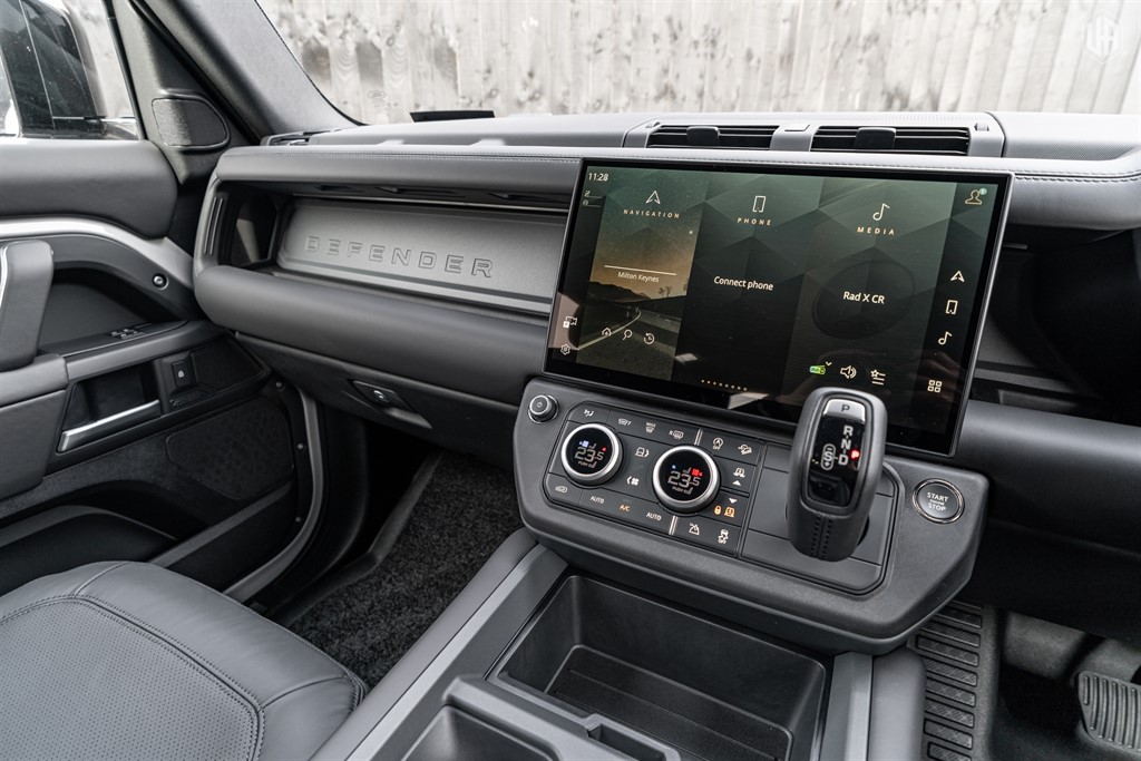 Used Land Rover Defender 110 2026 for sale - 77965519: Photo 48