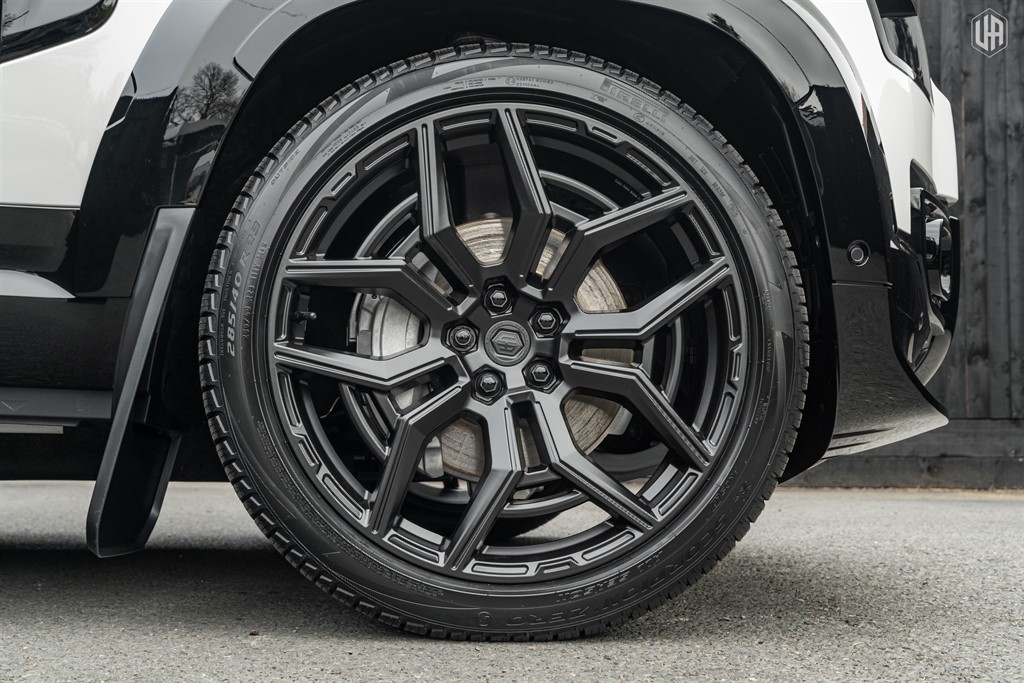 Used Land Rover Defender 110 2026 for sale - 77965519: Photo 6