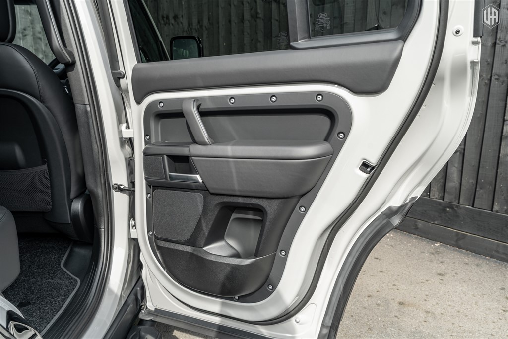 Used Land Rover Defender 110 2026 for sale - 77965519: Photo 60