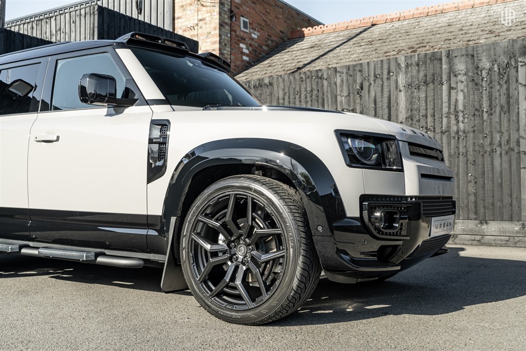 Used Land Rover Defender 110 2026 for sale - 77950998: Photo 10