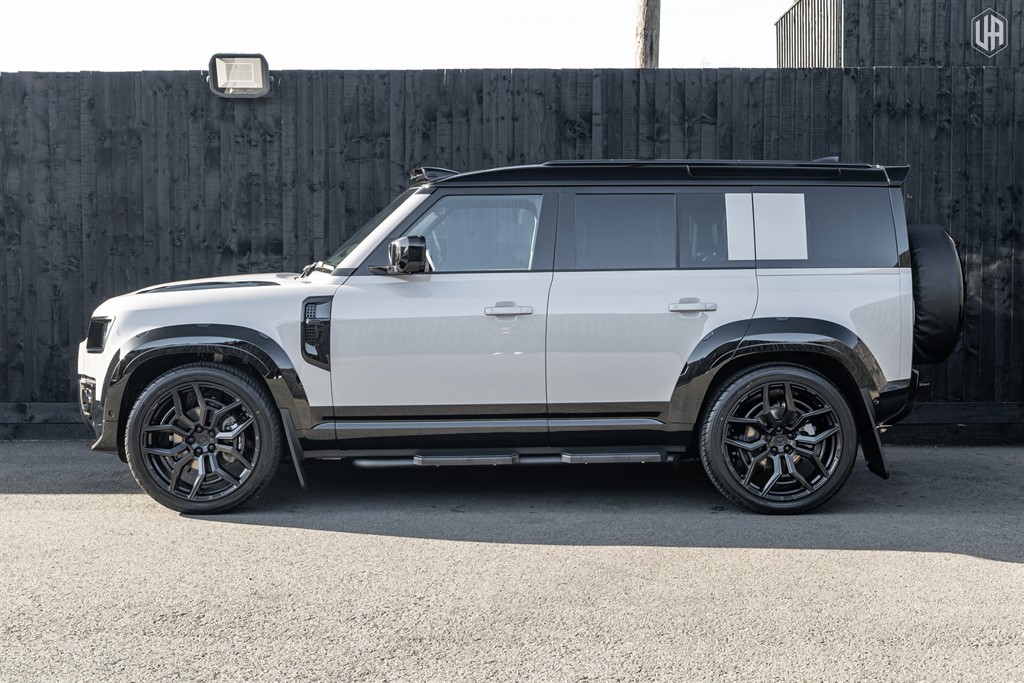 Used Land Rover Defender 110 2026 for sale - 77950998: Photo 3