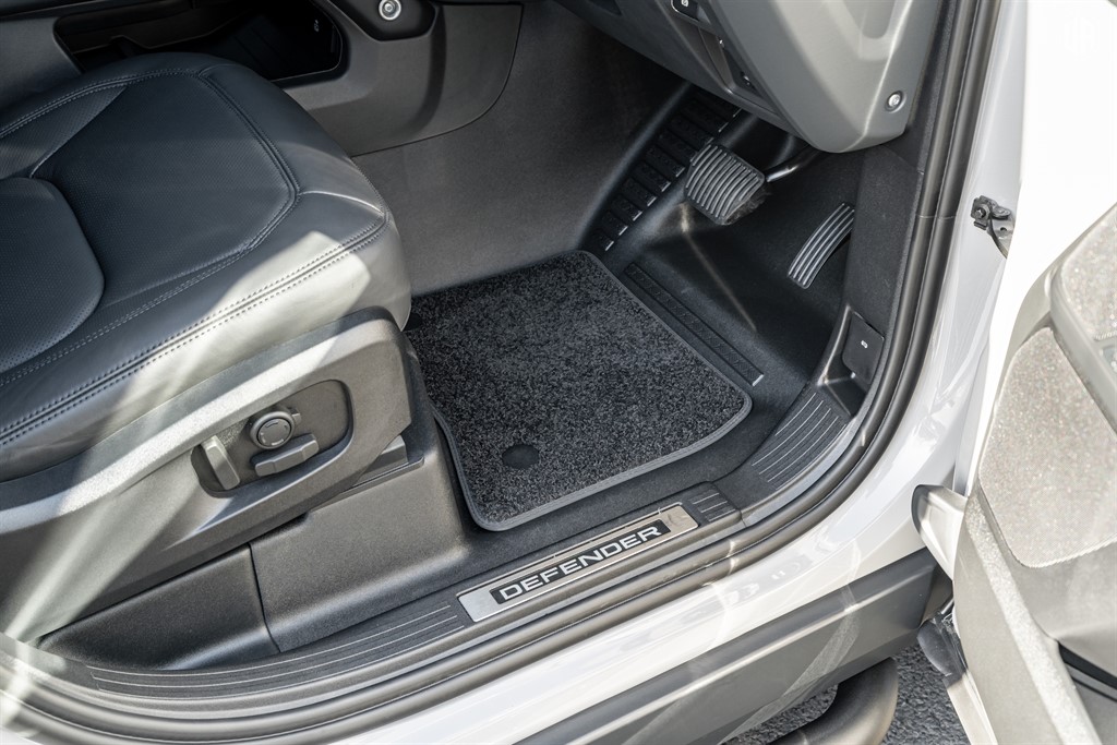 Used Land Rover Defender 110 2026 for sale - 77950998: Photo 33