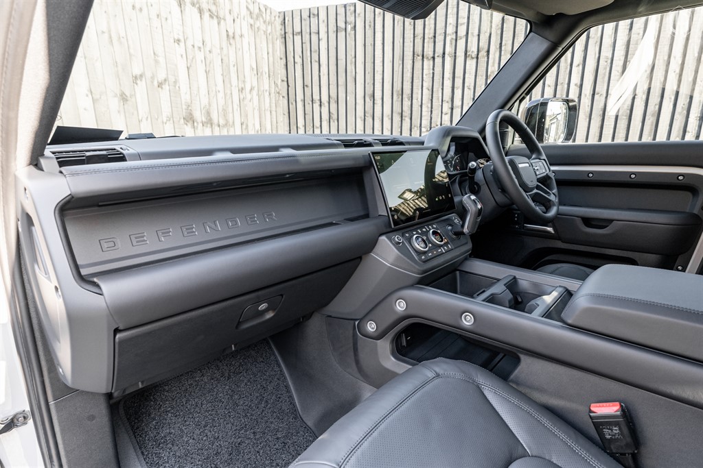 Used Land Rover Defender 110 2026 for sale - 77950998: Photo 35