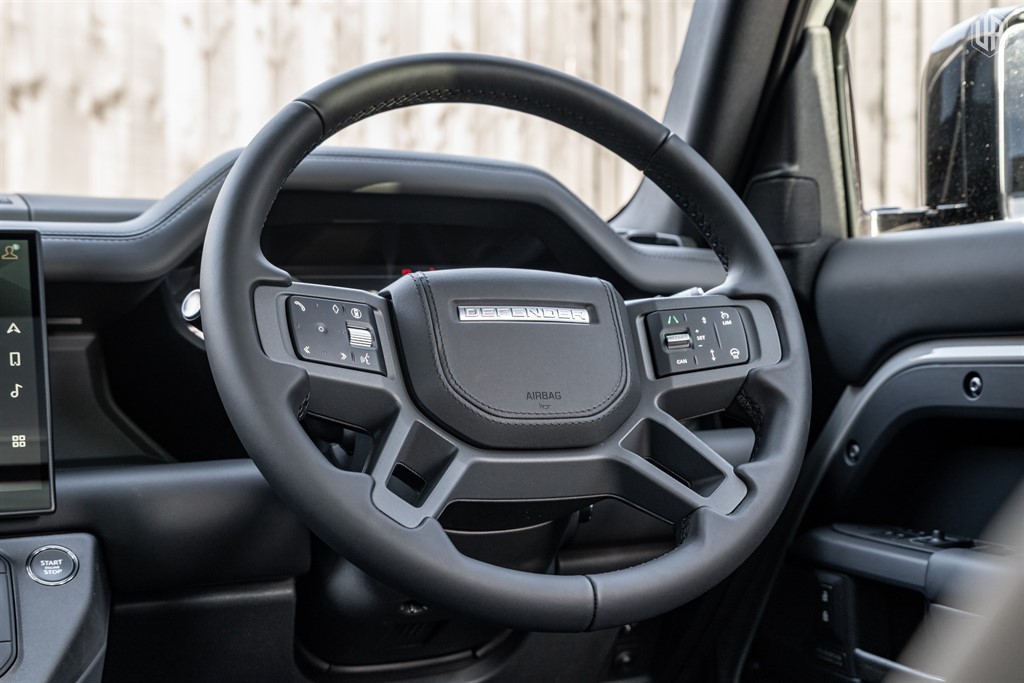 Used Land Rover Defender 110 2026 for sale - 77950998: Photo 43