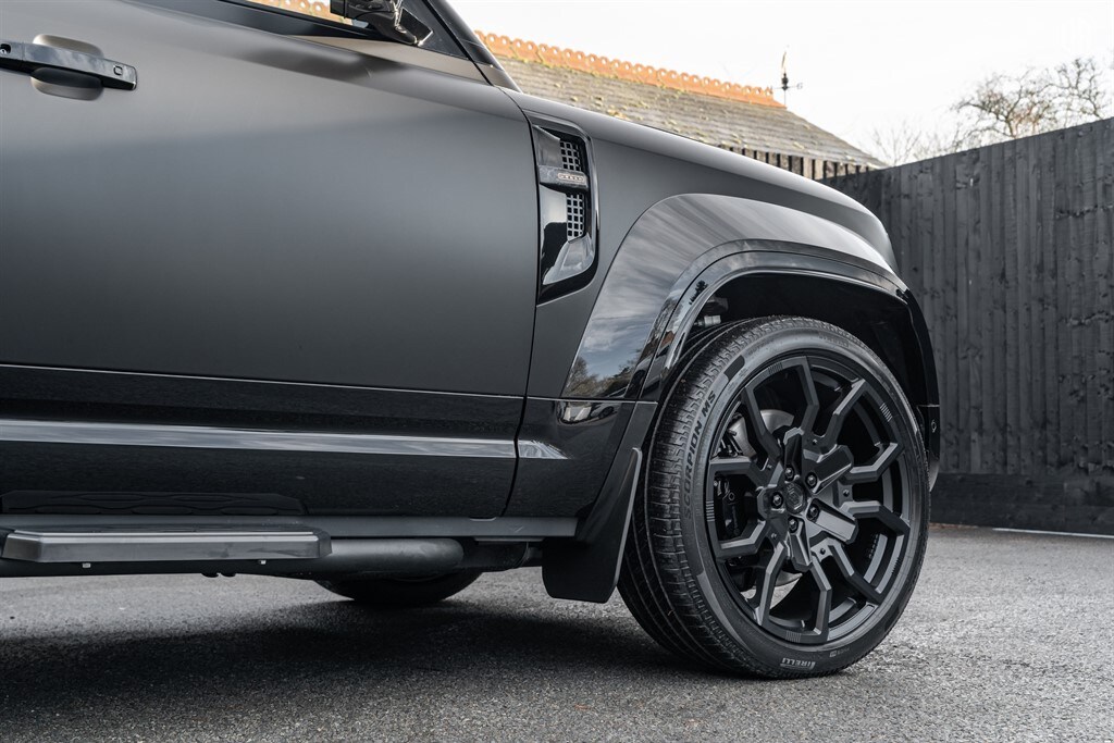 Used Land Rover Defender 110 2025 for sale - 77910093: Photo 15