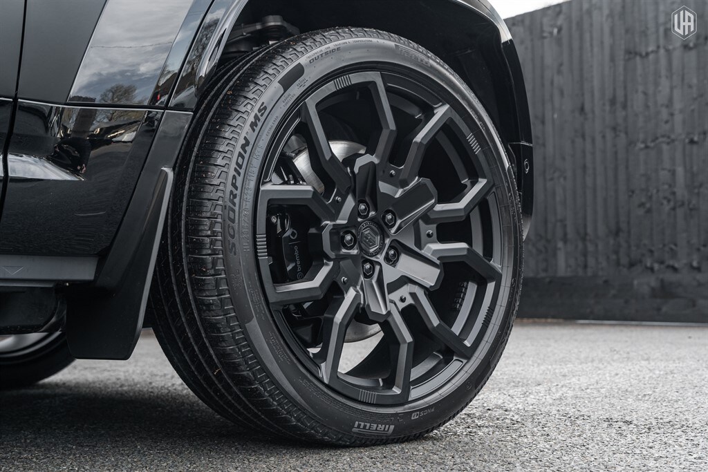 Used Land Rover Defender 110 2025 for sale - 77910093: Photo 16