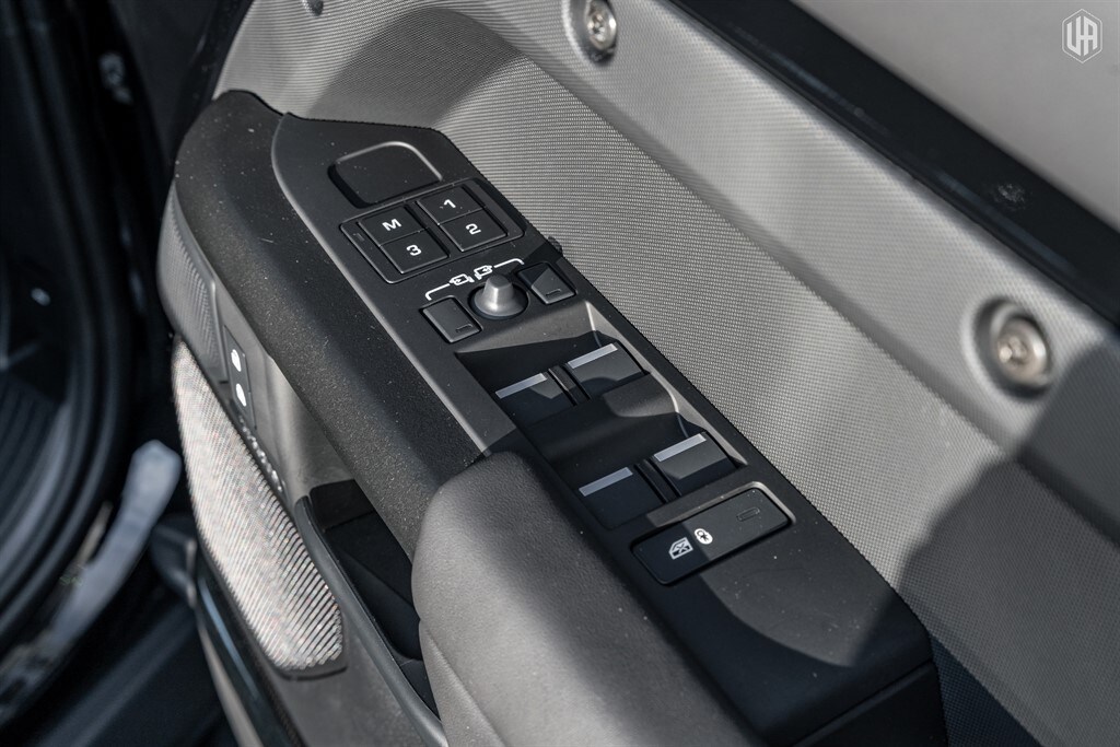 Used Land Rover Defender 110 2025 for sale - 77910093: Photo 31