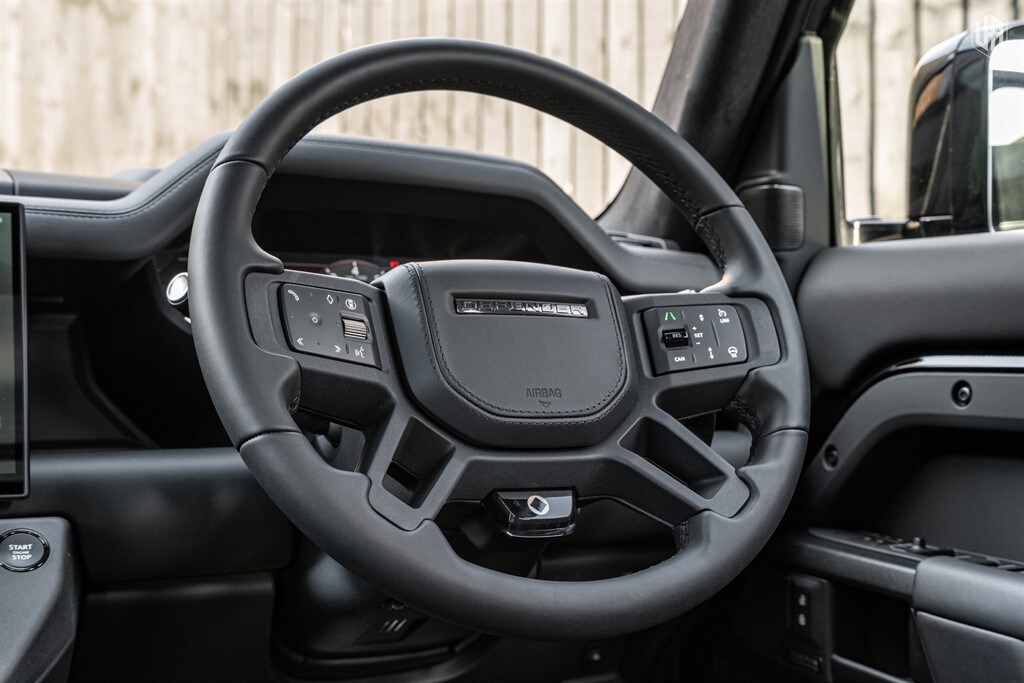 Used Land Rover Defender 110 2025 for sale - 77910093: Photo 42