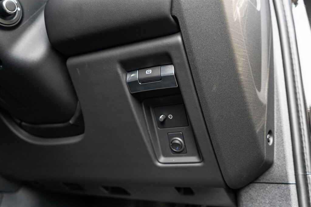 Used Land Rover Defender 110 2025 for sale - 77910093: Photo 58