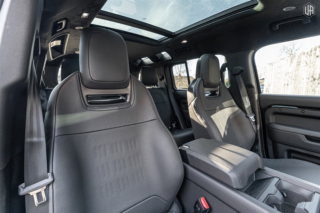 Used Land Rover Defender 110 2025 for sale - 77910093: Photo 8