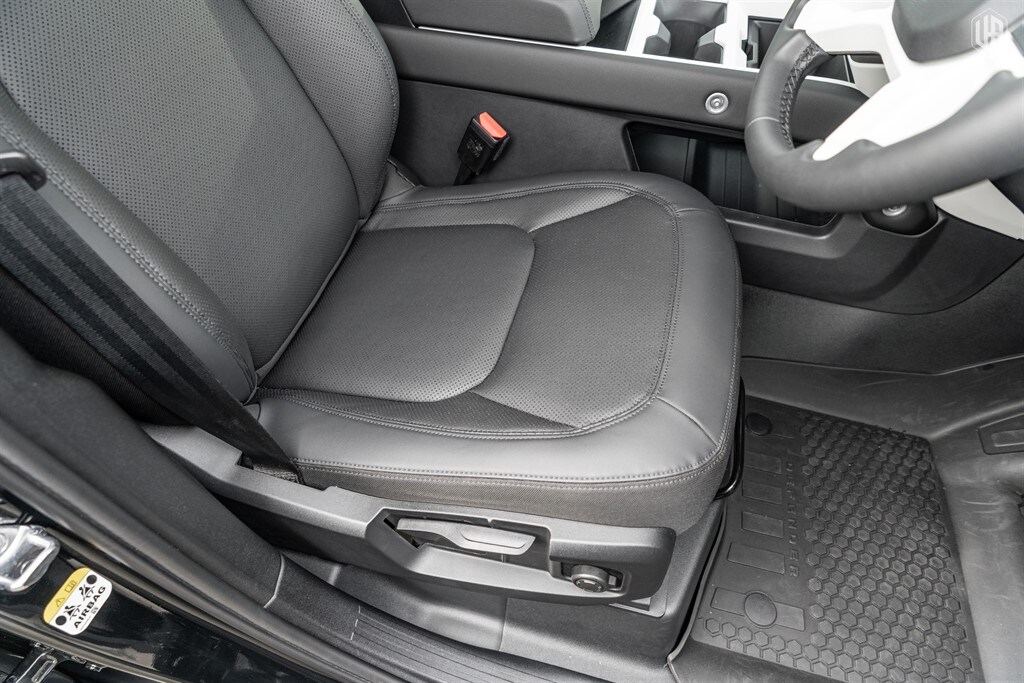 Used Land Rover Defender 110 2025 for sale - 77910094: Photo 39