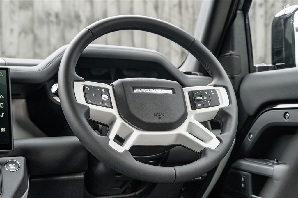 Used Land Rover Defender 110 2025 for sale - 77910094: Photo 43