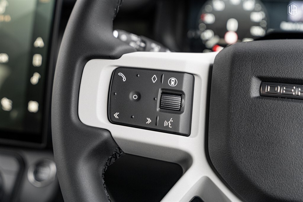 Used Land Rover Defender 110 2025 for sale - 77910094: Photo 44