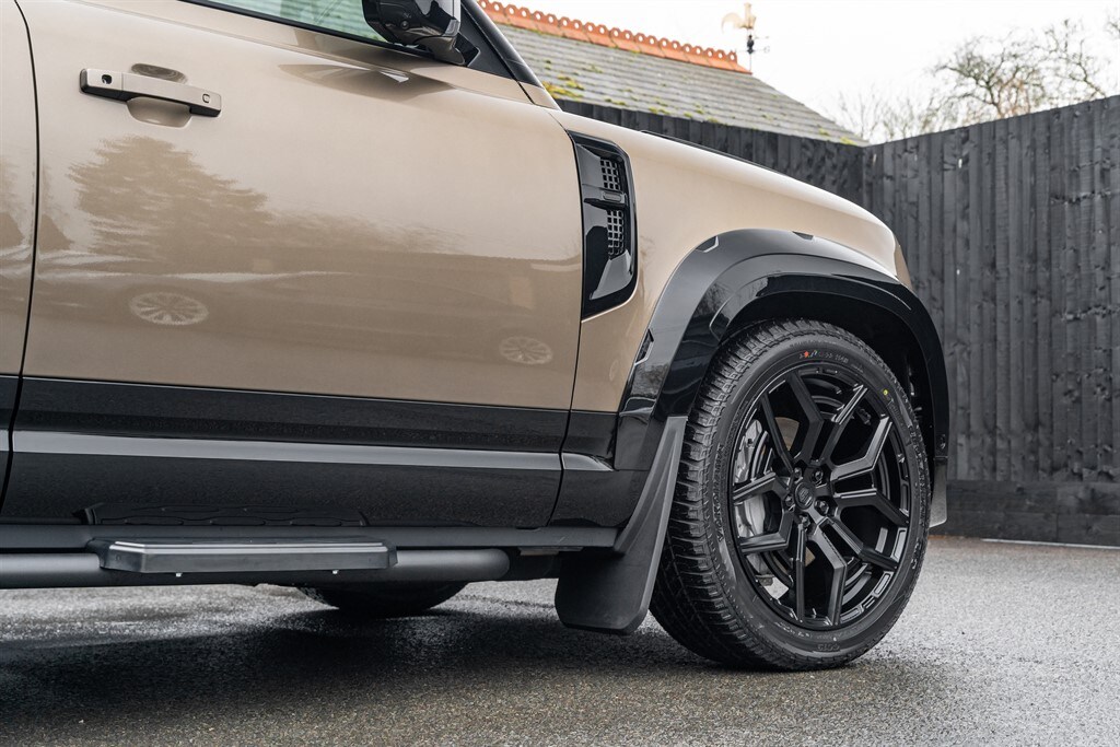 Used Land Rover Defender 110 2026 for sale - 77910106: Photo 17