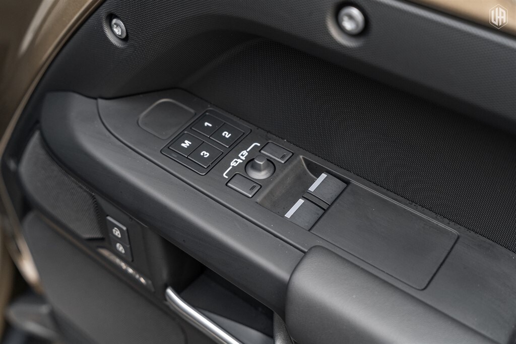 Used Land Rover Defender 110 2026 for sale - 77910106: Photo 33